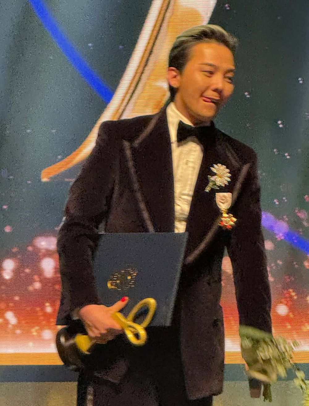 不愧是龍哥！GD成為韓國史上最年輕「玉冠文化勳章」得主、K-pop傳奇革命者實至名歸！-10