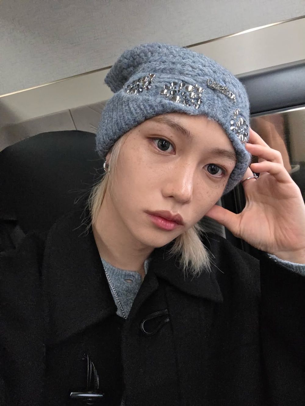 LV年末聖誕免費LINE貼圖來了！Vivienne「謝謝、拜拜」貼圖超實用、祝福小天燈圖案好可愛！-6