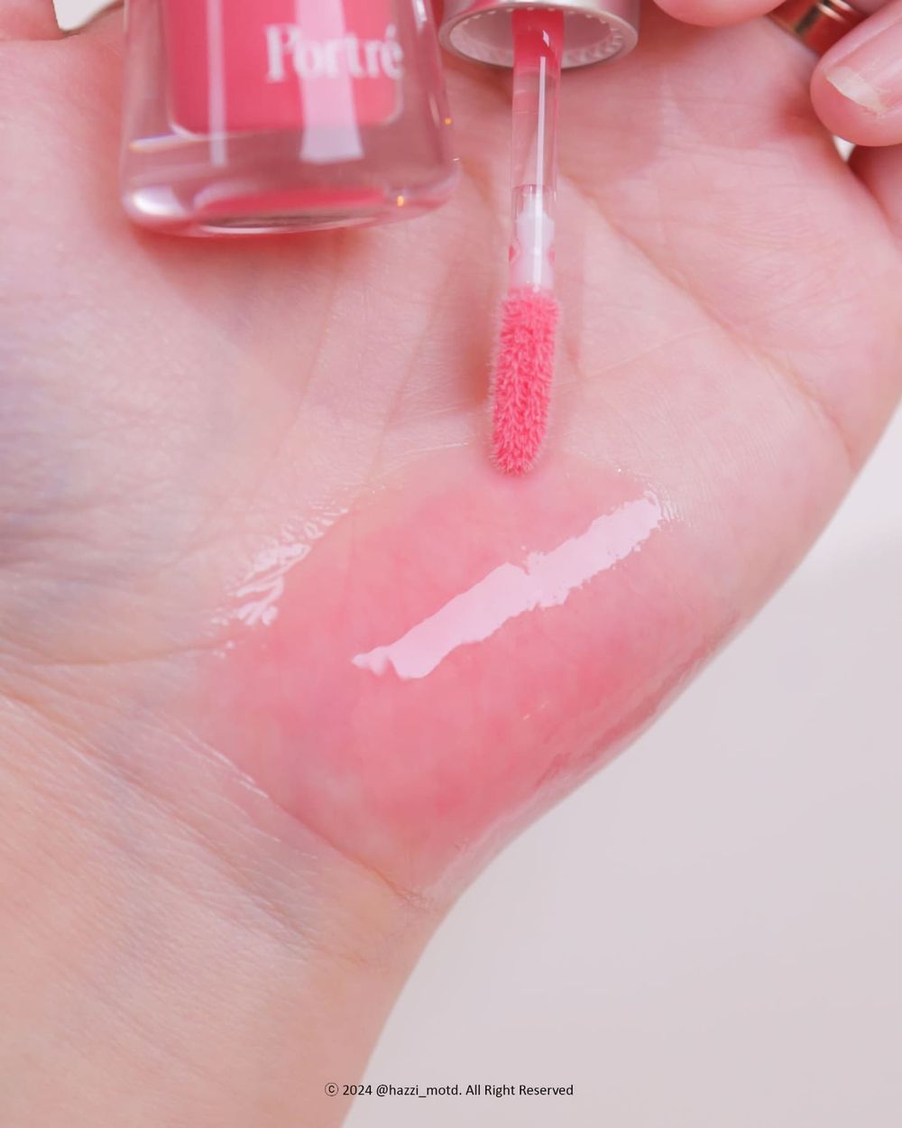 2025年度韓系妝容關鍵字回顧！低飽和裸色、碎鑽打亮、半柔霧底妝，掌握七個當紅韓妝重點、秒變身韓妞！-13