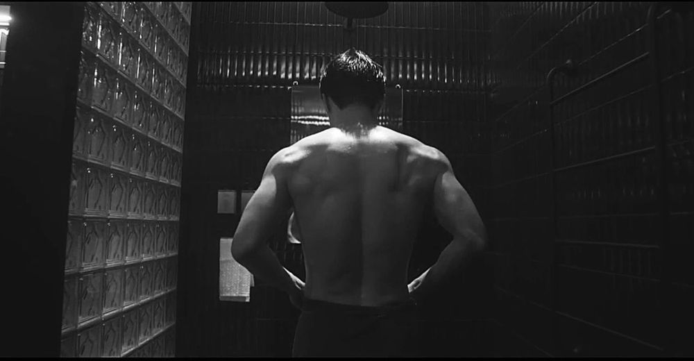 韓劇《一吻爆炸》張基龍巧克力腹肌太犯規！近距離鏡頭也撐得住，靠這套「維持型減脂」身材管理、男主狀態全程在線！-2