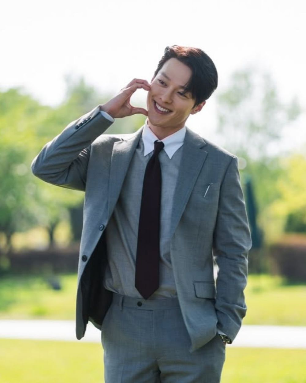 韓劇《一吻爆炸》張基龍巧克力腹肌太犯規！近距離鏡頭也撐得住，靠這套「維持型減脂」身材管理、男主狀態全程在線！-13