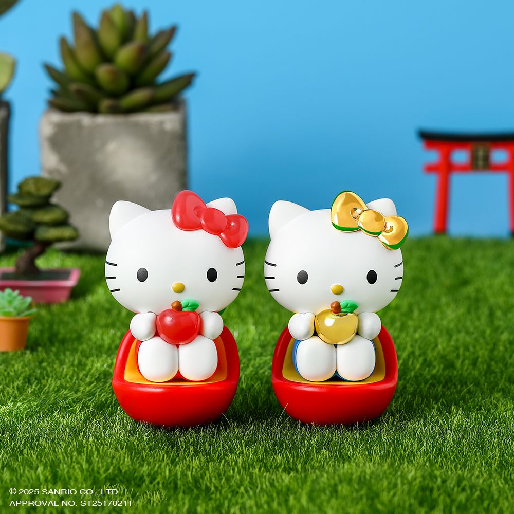 史上最萌招福小物！「Hello Kitty平平安安公仔」凱蒂貓+蘋果座椅可愛翻、巷口7-11就買得到！-3