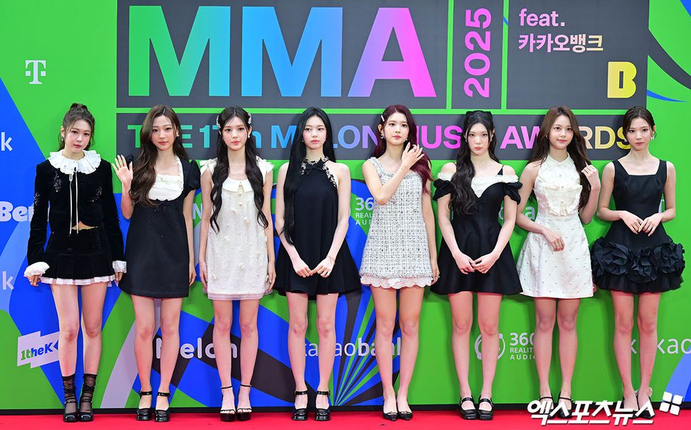 2025韓國MMA紅毯女神出爐！JENNIE山茶花禮服美貌爆擊、aespa未來感氣勢全開、IVE黑白優雅短裙直接封神！-3