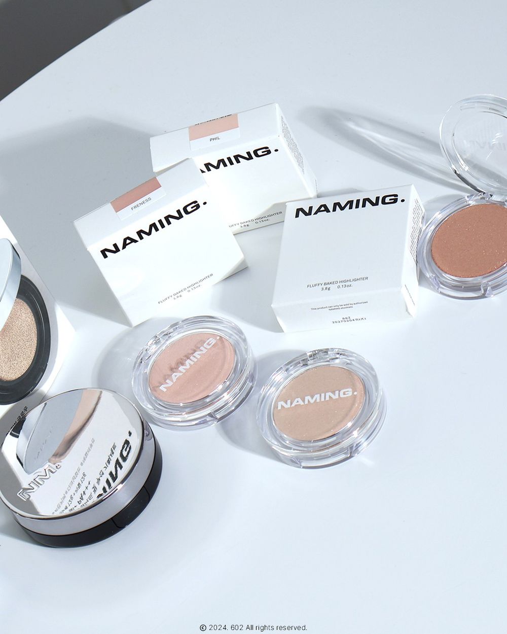 2026碎鑽彩妝趨勢延燒！三個必學碎鑽打亮用法，淡妝到女團妝都能駕馭，眼頭、淚溝平滑提亮效果超好！-6