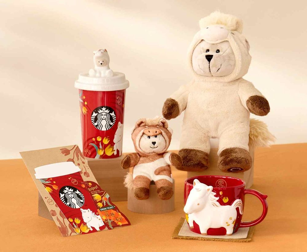 日本星巴克2026馬年限定周邊太燒！超可愛「棕色小馬熊熊吊飾、立體白馬造型馬克杯」日妞都在搶！-9
