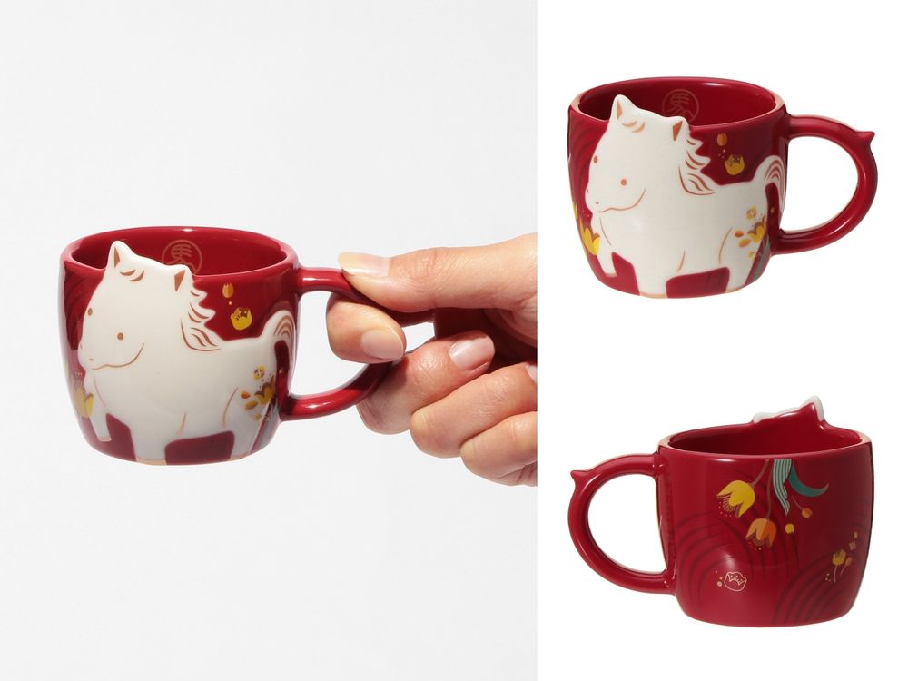 日本星巴克2026馬年限定周邊太燒！超可愛「棕色小馬熊熊吊飾、立體白馬造型馬克杯」日妞都在搶！-4