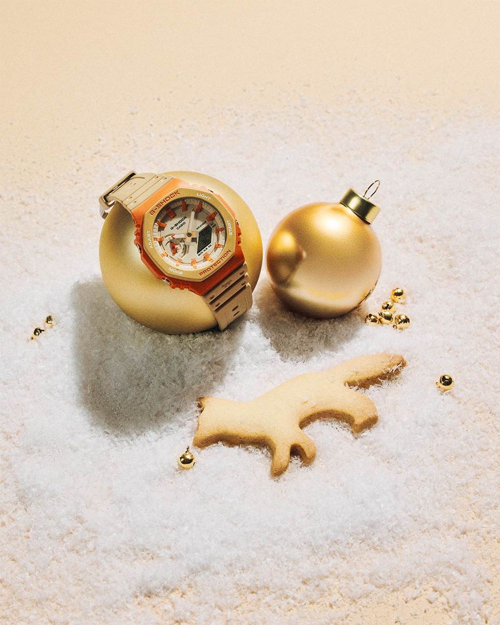 這隻腕錶太可以！G-Shock驚喜聯名Maison Kitsuné！小狐狸Logo＋夕陽配色...復古又好看！-2