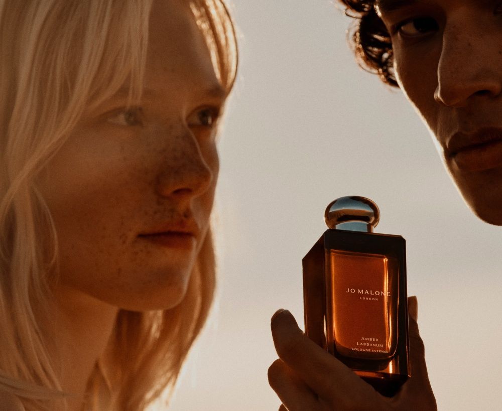把日落裝進香水裡！JoMalone London芳醇香水全新香味「琥珀與岩薔薇」，苦橙琥珀木質調香氣、溫暖而迷人！-16