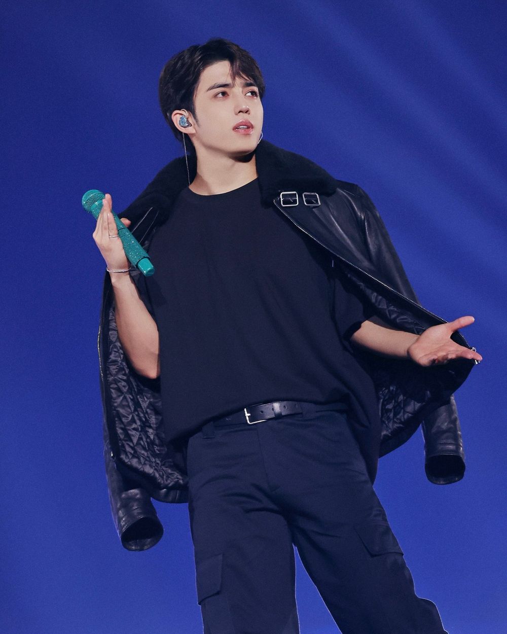 主宰黑色的神！SVT隊長S.COUPS巡演「BOSS戰袍」帥暈全網！交換禮物對象居然是大谷翔平？！-2