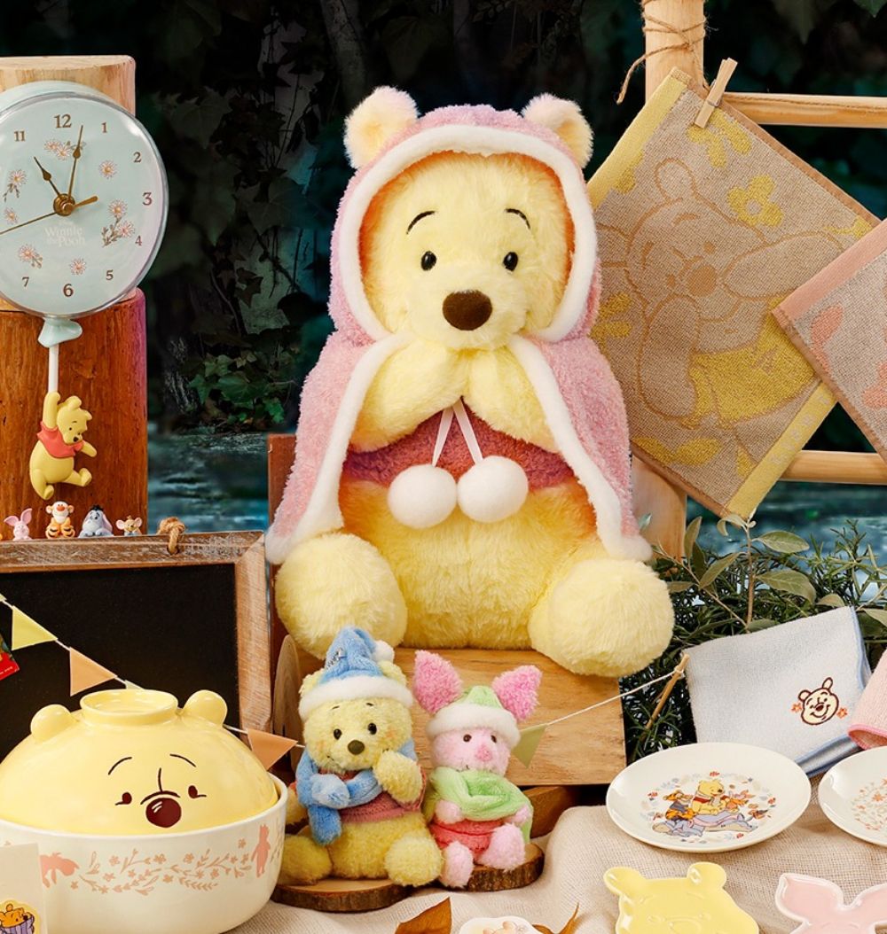 日妞社群暴動！小熊維尼冬日一番賞「斗篷維尼玩偶、圍巾小豬吊飾、立體熊耳維尼毛襪」這天可愛開賣！-2