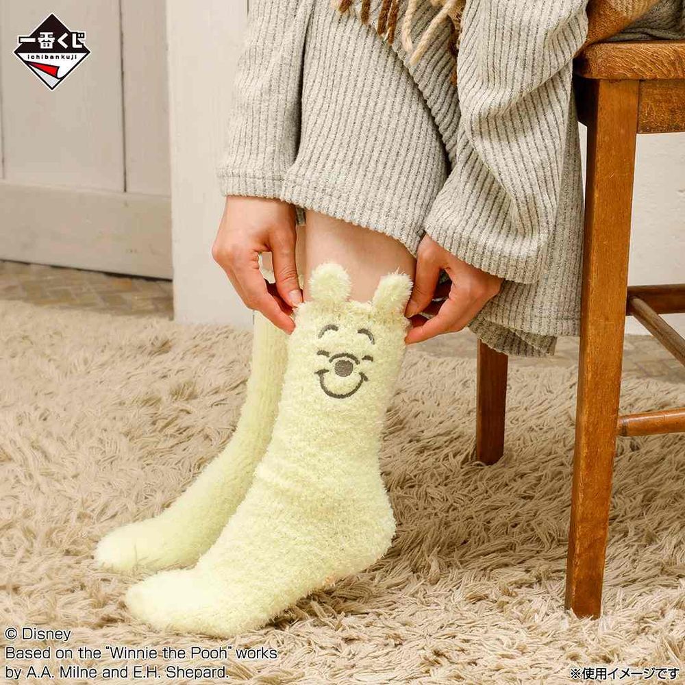 日妞社群暴動！小熊維尼冬日一番賞「斗篷維尼玩偶、圍巾小豬吊飾、立體熊耳維尼毛襪」這天可愛開賣！-8
