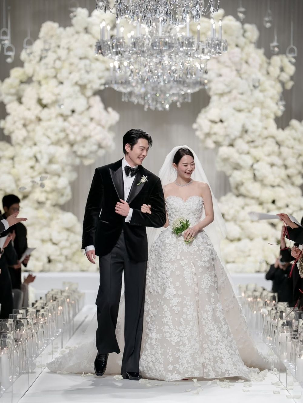 準新娘必看！申敏兒同款「女神婚紗」首度進台灣！這件夢幻白紗終於能親身試穿！-3