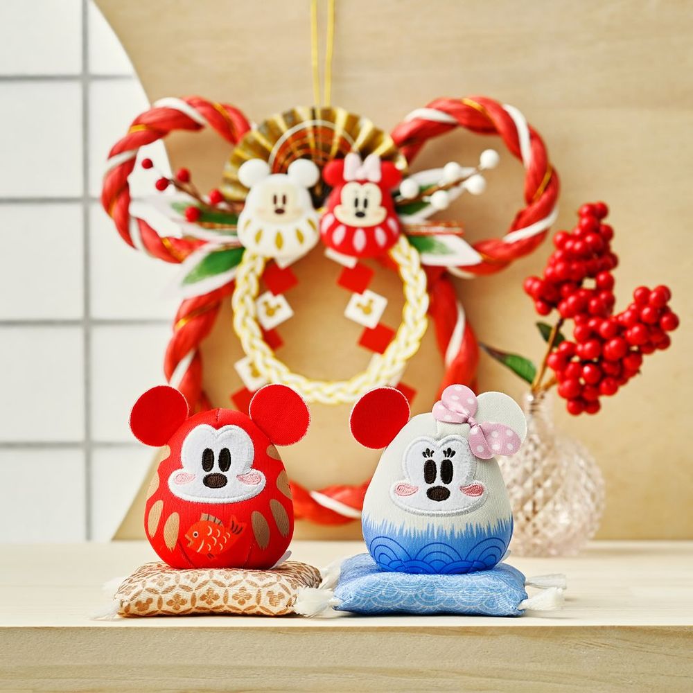 日本迪士尼2026新年限定太欠買！超可愛「招財貓奇奇蒂蒂玩偶、達摩米妮公仔」日妞都瘋搶！-7