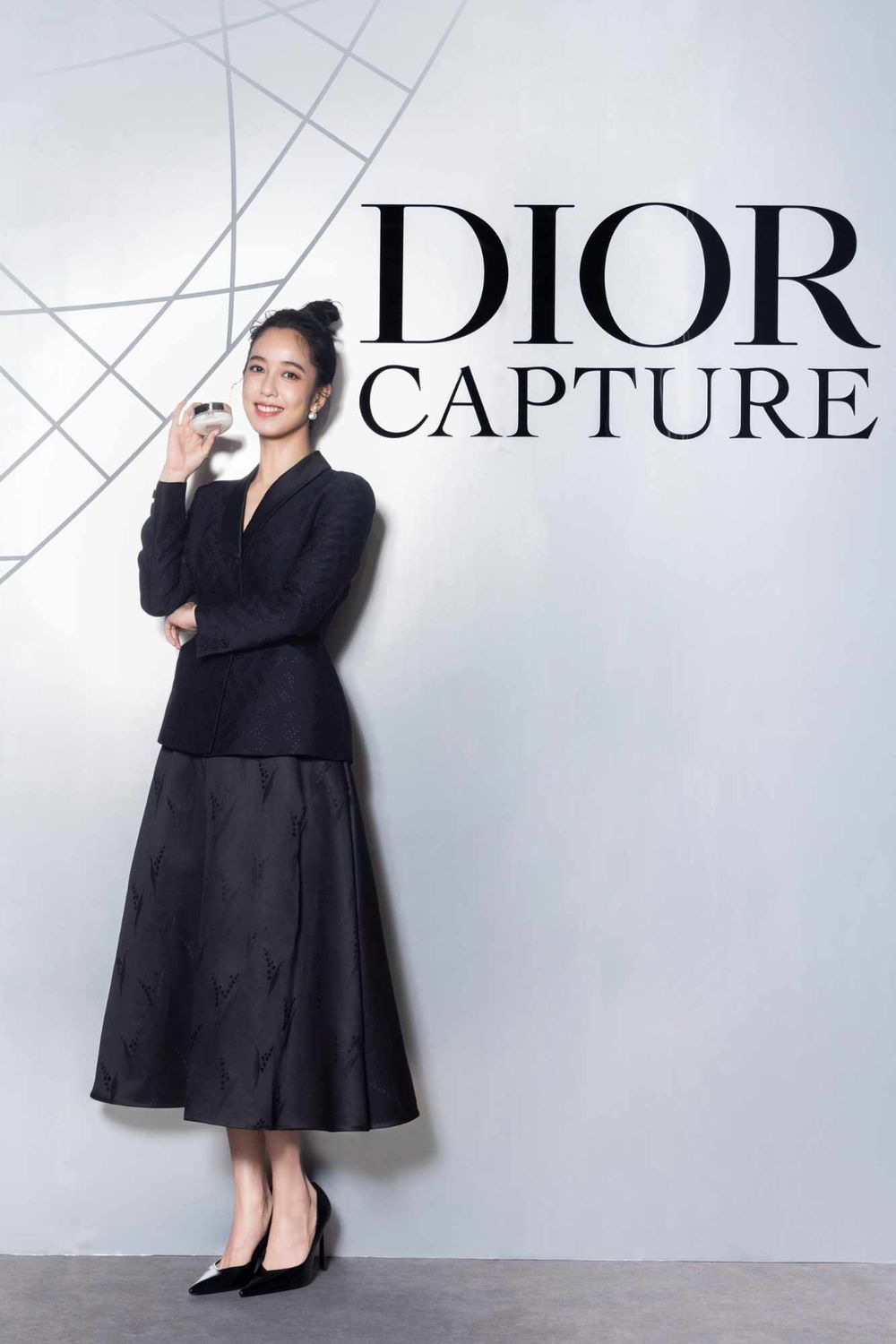 2026抗老乳霜首發！迪奧逆時活氧晚霜＋兩款日霜新登場、日夜不間斷補充澎潤，陳庭妮公開「霜膜法」熬夜急救超有感！-15