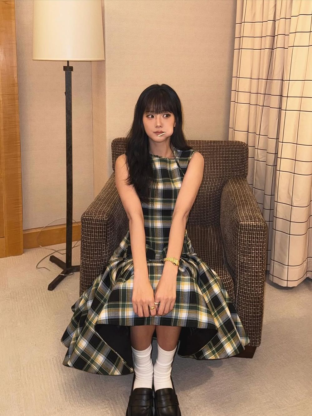 Dior和LINE FRIENDS合作推出免費貼圖！共16款動動貼圖「兔兔、熊大」穿上迪奧太可愛了！-2