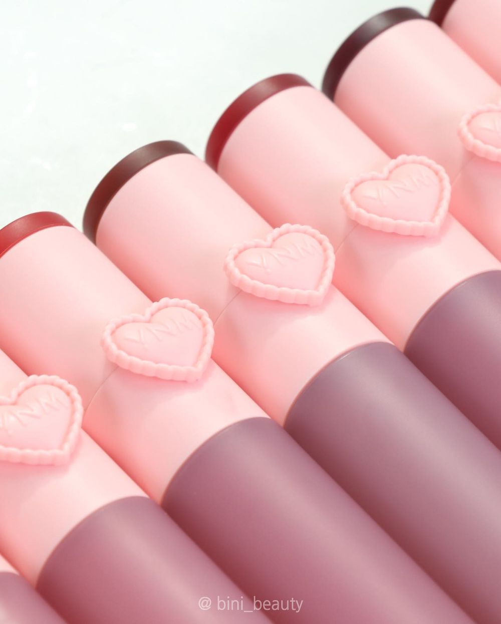 風靡韓國少女系「立體愛心唇釉」！粉嫩愛心LOGO＋自帶矽膠刷頭，可愛實用兼具，清新可愛氛圍秒狙擊心臟！-2