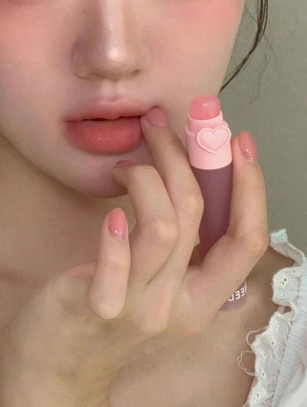 風靡韓國少女系「立體愛心唇釉」！粉嫩愛心LOGO＋自帶矽膠刷頭，可愛實用兼具，清新可愛氛圍秒狙擊心臟！-8