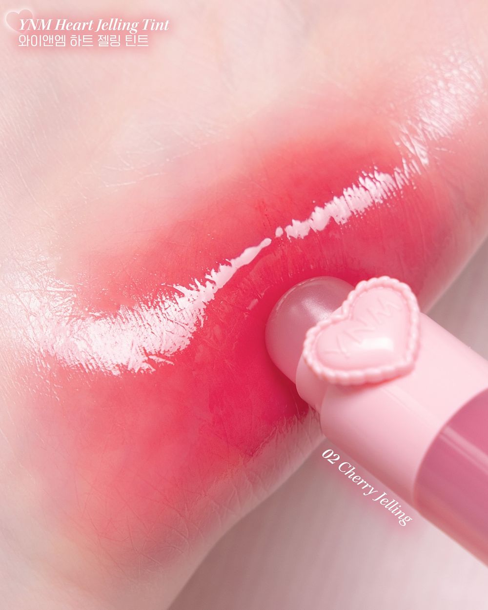 風靡韓國少女系「立體愛心唇釉」！粉嫩愛心LOGO＋自帶矽膠刷頭，可愛實用兼具，清新可愛氛圍秒狙擊心臟！-12