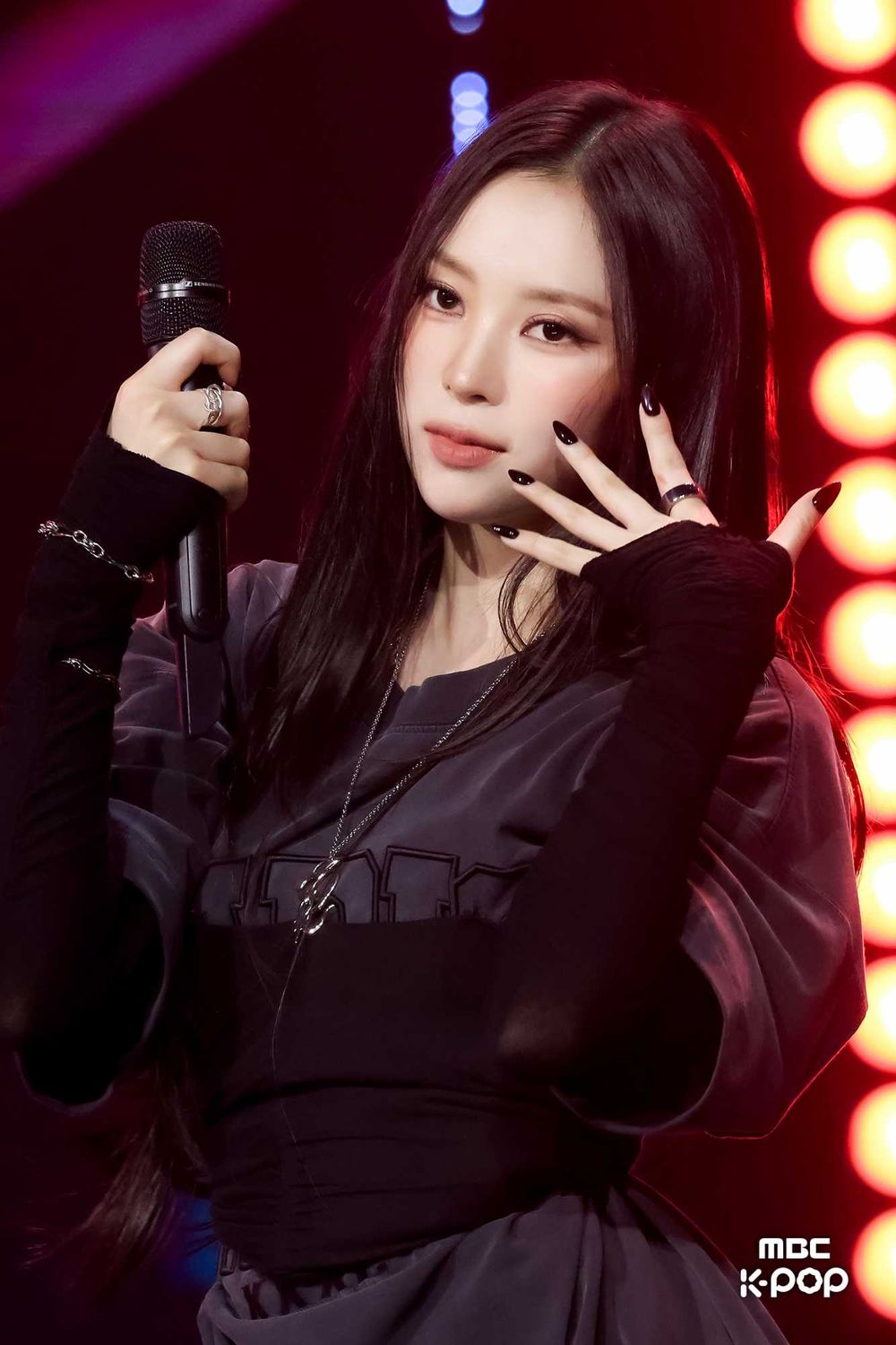 韓網公認7位ACE級實力派女偶像！Jennie、安兪真唱跳饒舌全包辦，田小娟全能實力封神！-15