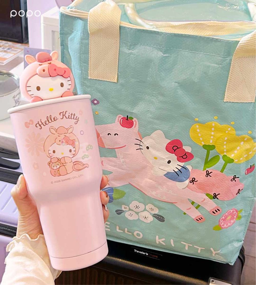 7-11開賣2026新年福袋！超萌「矮袋鼠大頭抱枕毯+存錢筒、Hello Kitty便當袋+便當盒」全都太想要！-14