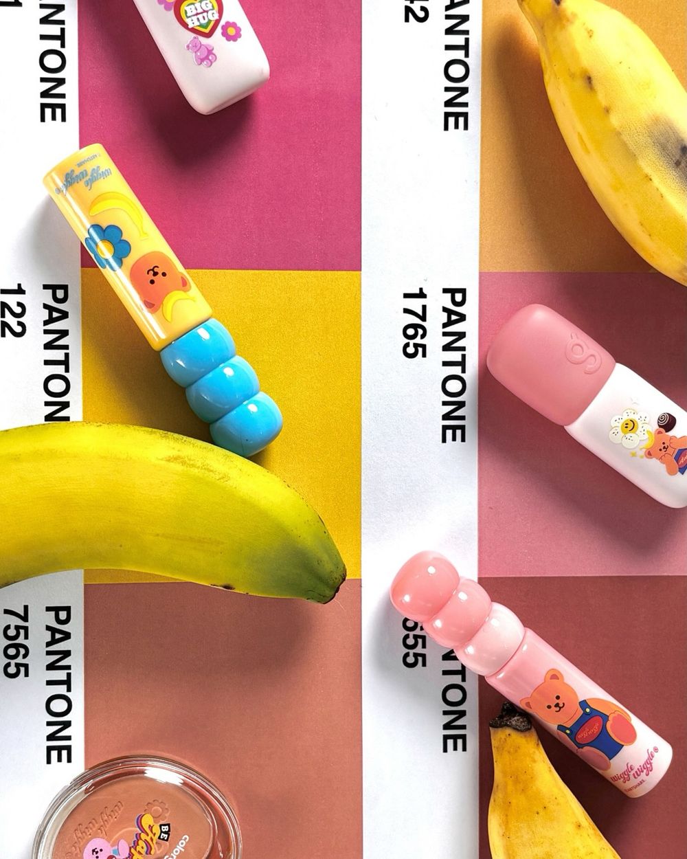 2026最萌美妝聯名首發！colorgram攜手韓國文創Wiggle Wiggle，立體熊熊眼影盤、小花吊飾唇釉太可愛！-17