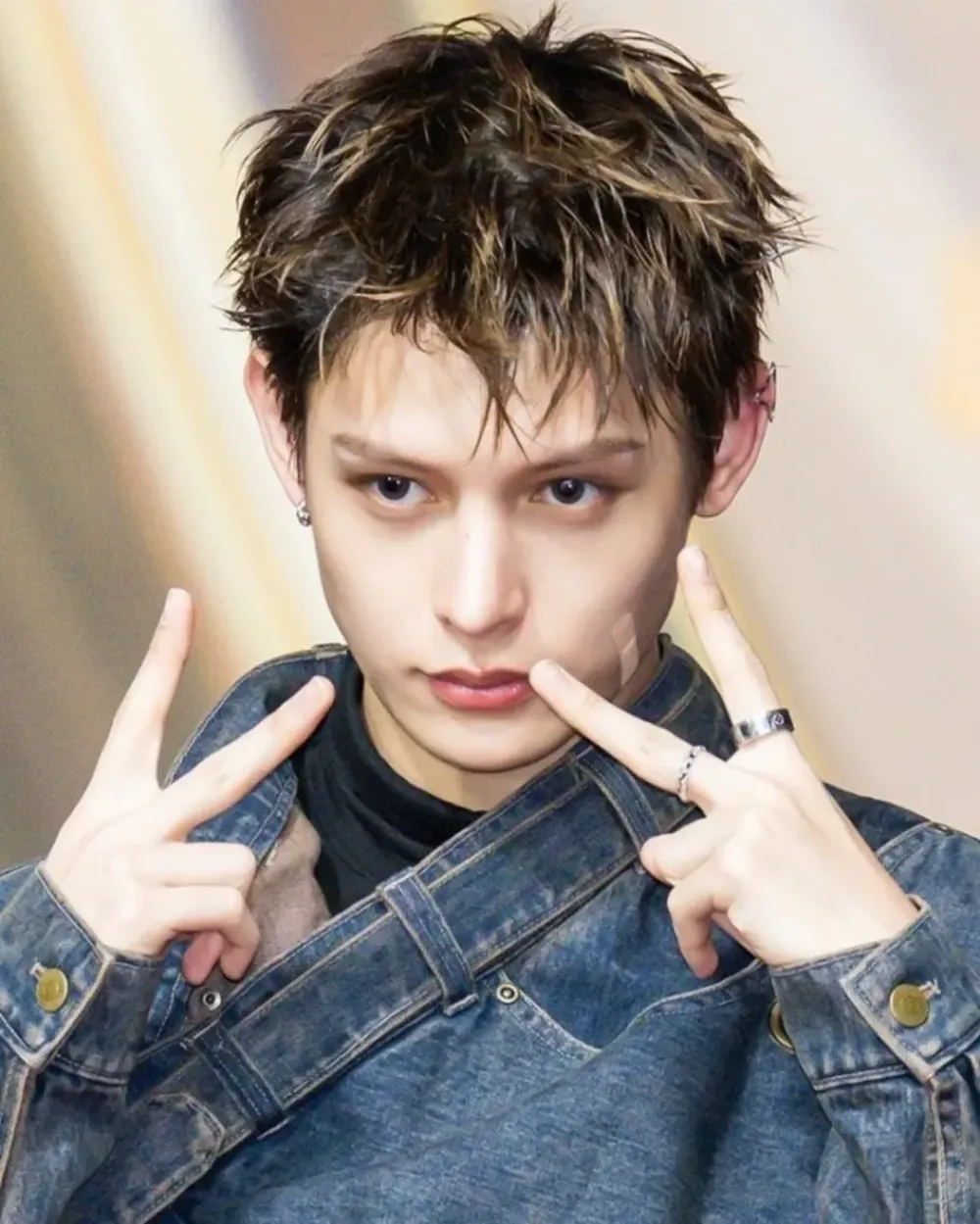 全球都在瘋Cortis穿搭！趙雨凡私下超愛「LV戒指」找到了！帥到姊姊們心都秒融化！-8