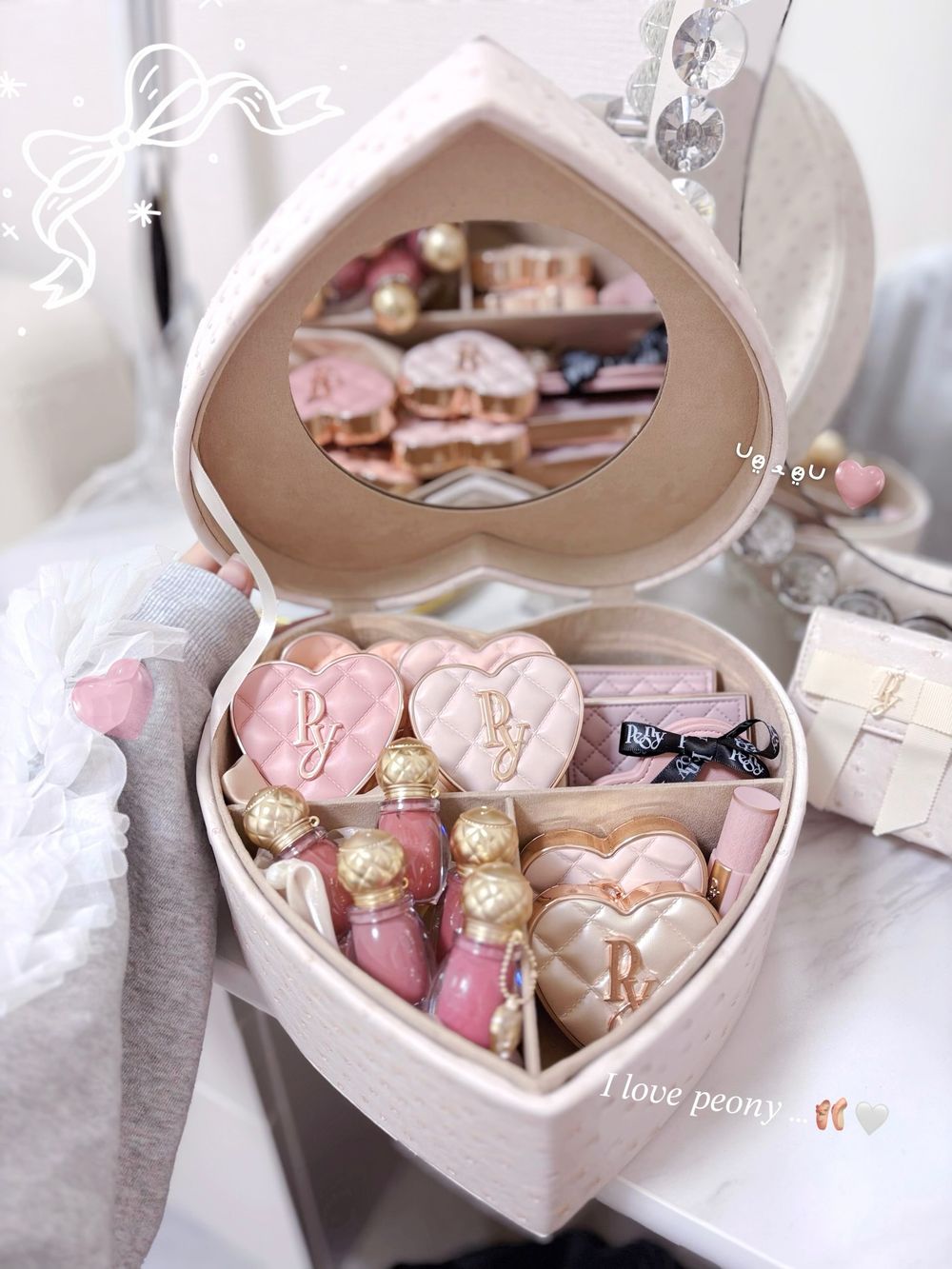 收服韓女的日系千金唇蜜！日本小眾彩妝PEONY紅到韓國，圓潤夢幻瓶身＋菱格雕刻金蓋，一抹像蜂蜜融化在雙唇！-2