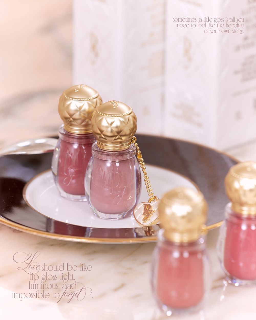 收服韓女的日系千金唇蜜！日本小眾彩妝PEONY紅到韓國，圓潤夢幻瓶身＋菱格雕刻金蓋，一抹像蜂蜜融化在雙唇！-19