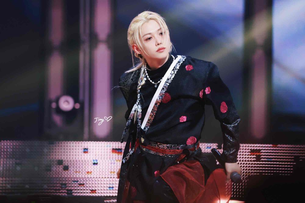 韓網熱議最驚豔的偶像年末舞台造型總整理！Felix古裝封神，張員瑛、Giselle美出新高度！-3