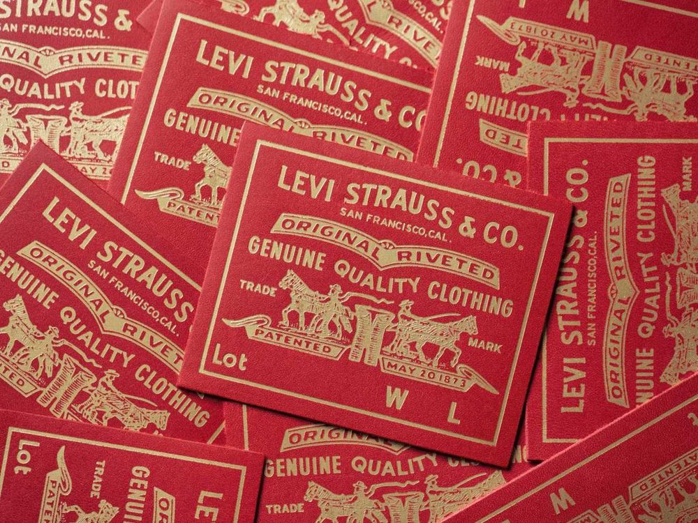 新年戰服先買好！Levi’s馬年限定系「雙馬皮標」瘦腿神褲！金色馬蹄鐵細節超美！-7