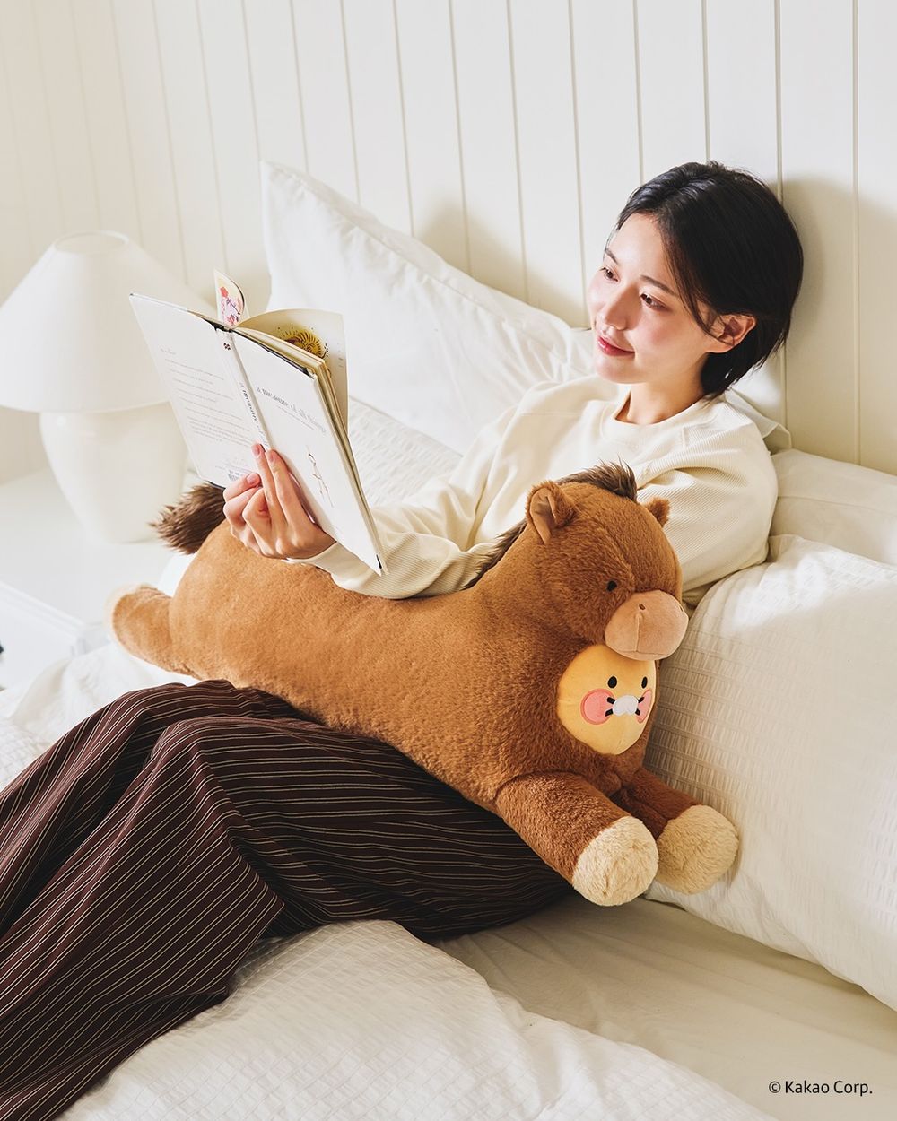 Kakao Friends馬年限定周邊太欠買！「搖搖木馬春植公仔、小馬變裝萊恩吊飾」韓妞都狂搶！-2