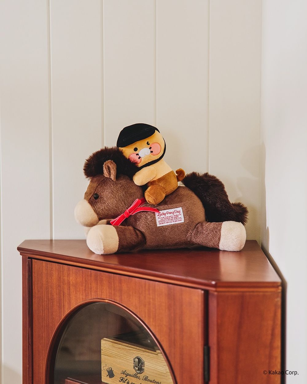Kakao Friends馬年限定周邊太欠買！「搖搖木馬春植公仔、小馬變裝萊恩吊飾」韓妞都狂搶！-11