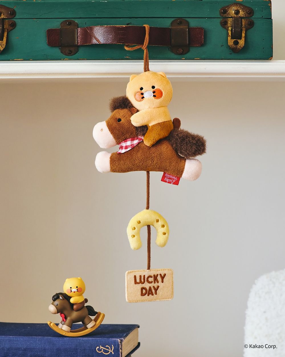 Kakao Friends馬年限定周邊太欠買！「搖搖木馬春植公仔、小馬變裝萊恩吊飾」韓妞都狂搶！-12
