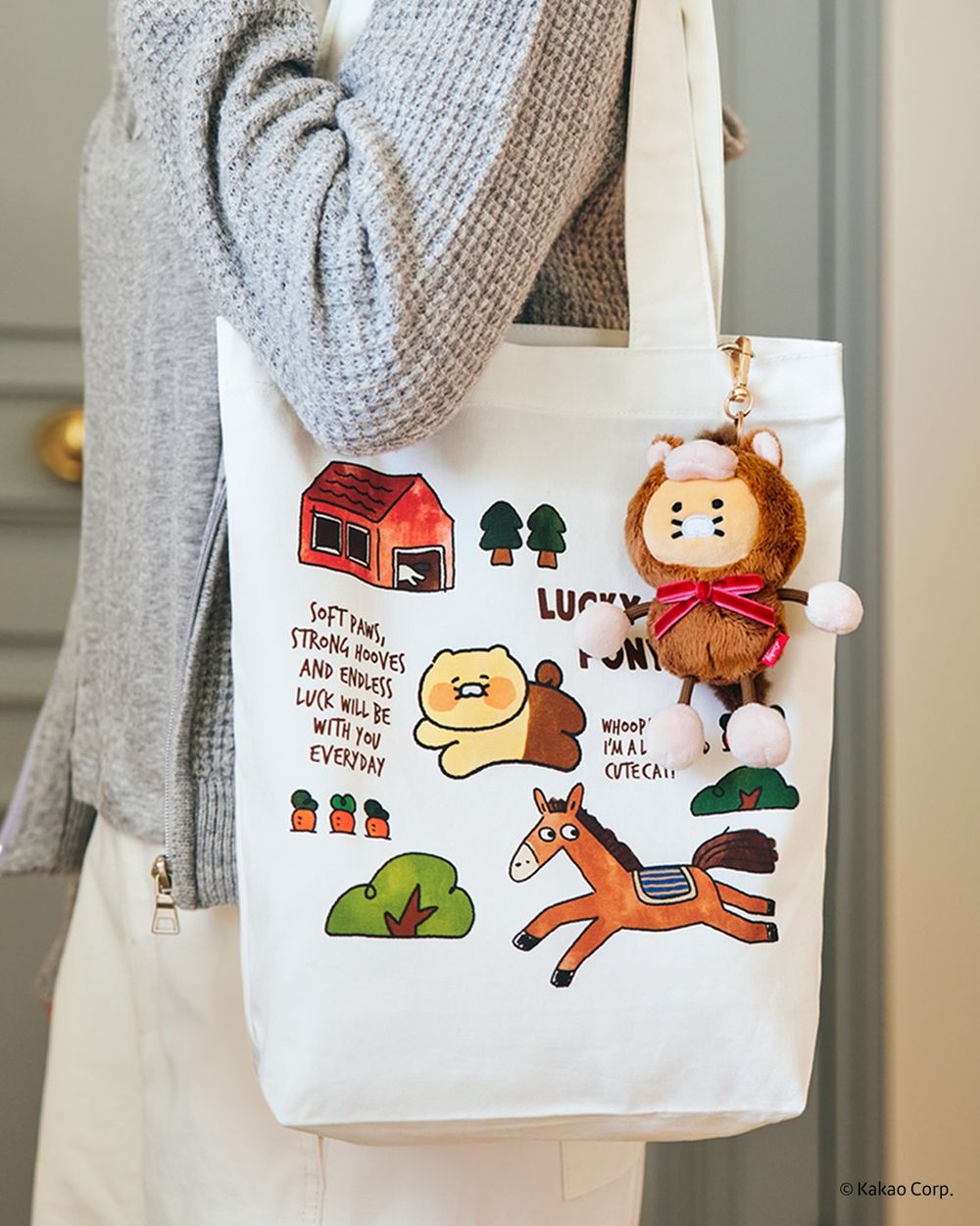 Kakao Friends馬年限定周邊太欠買！「搖搖木馬春植公仔、小馬變裝萊恩吊飾」韓妞都狂搶！-15