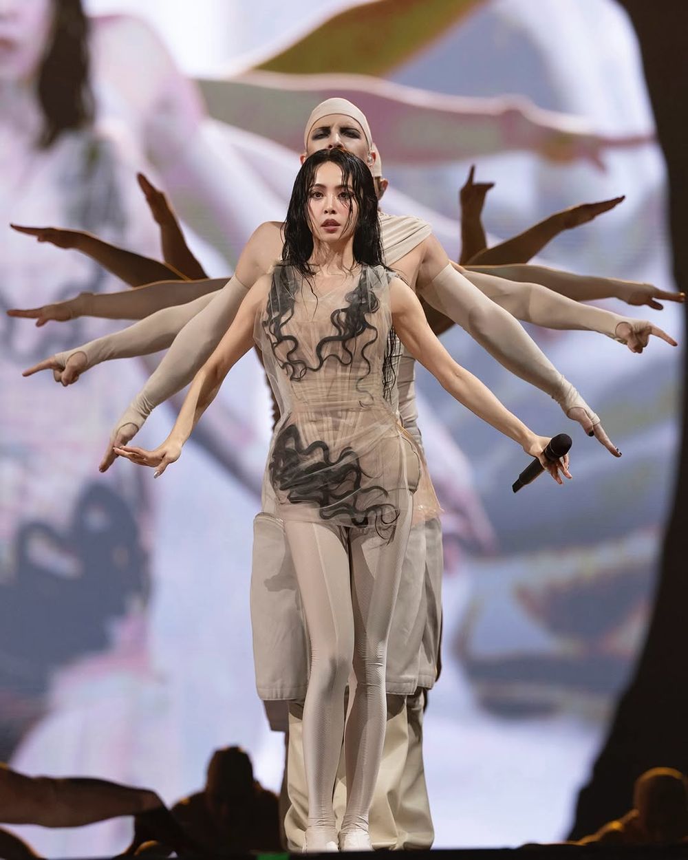 蔡依林演唱會光鞋子就200多雙！舞台「首次穿球鞋」讓Jolin更有動力加場！？原來球鞋出自這品牌！-1