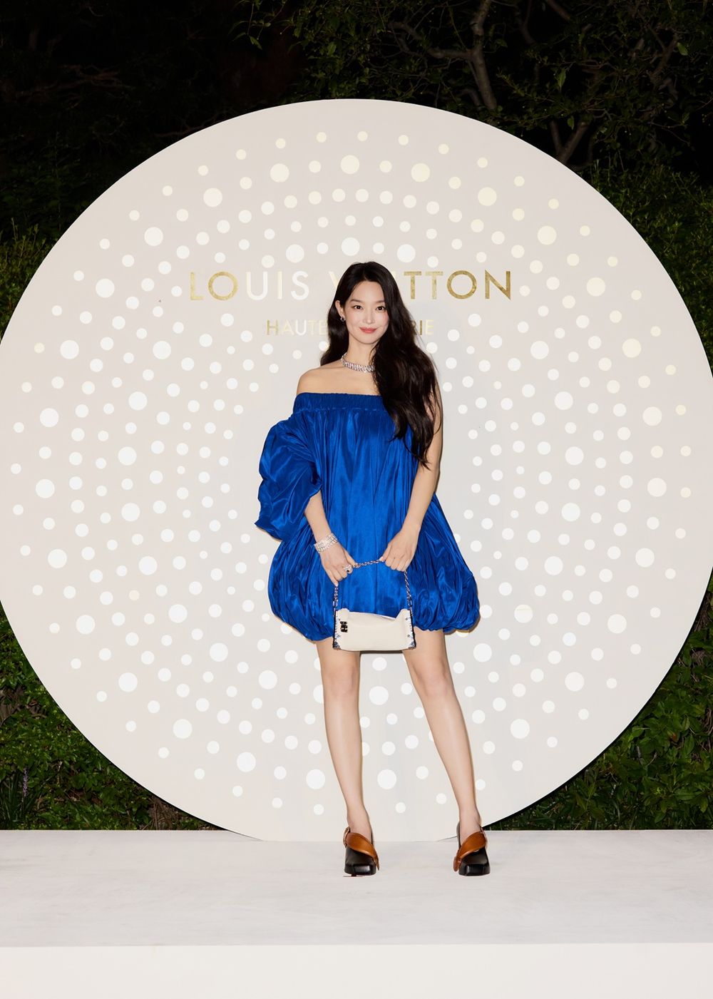 雙喜臨門！申敏兒新婚後再拿下LV代言！真不愧是事業、愛情兩得意的最美新娘子！-8