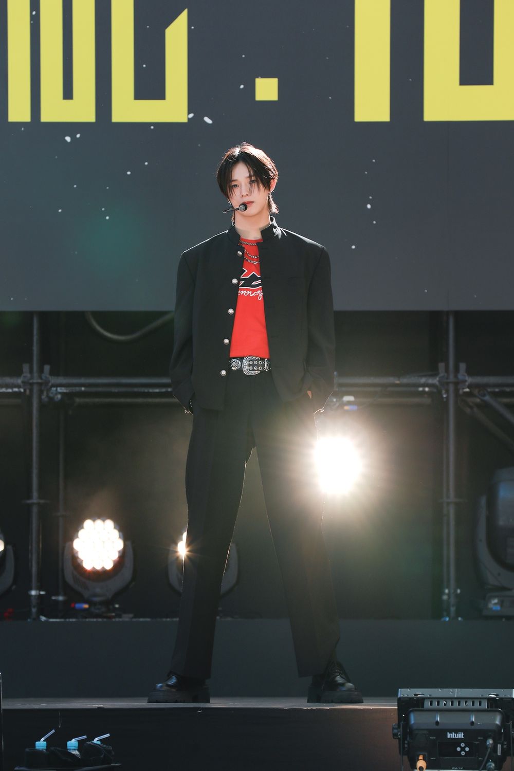 韓網瘋傳HYBE旗下男偶像身高排名TOP5公開！MARTIN被封巨人擔當，秀彬、珉奎都是長腿男神！-9