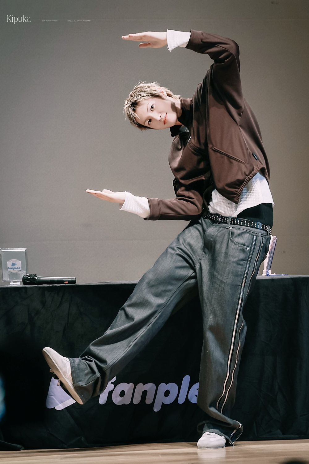 韓網瘋傳HYBE旗下男偶像身高排名TOP5公開！MARTIN被封巨人擔當，秀彬、珉奎都是長腿男神！-12