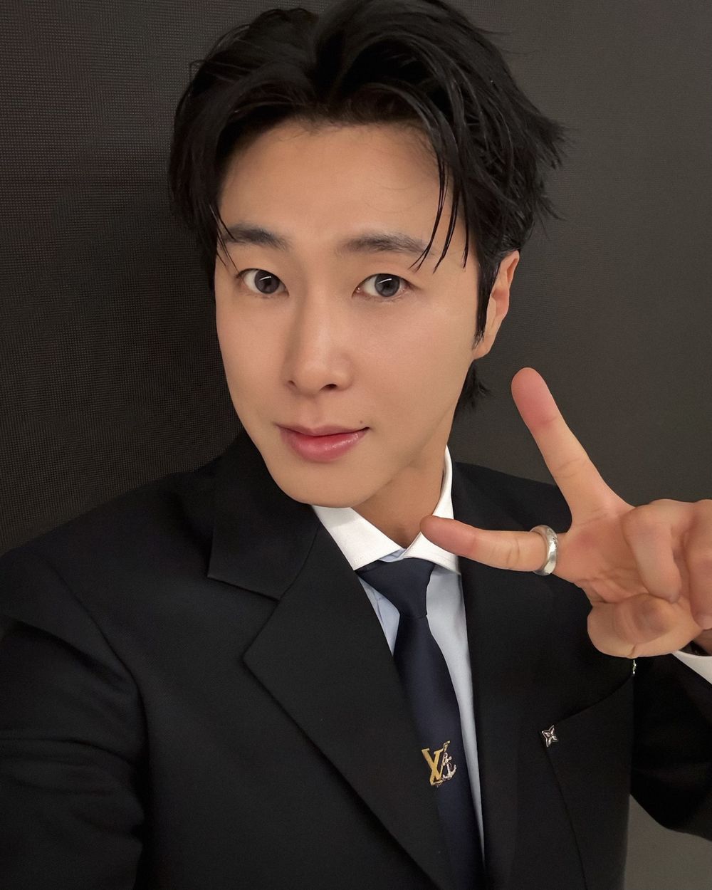 完全不顯老！2026邁入40歲的逆齡韓星男神，金在中根本逆生長，東海、金宣虎少年感爆棚！-9