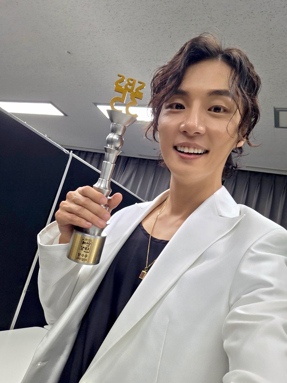 完全不顯老！2026邁入40歲的逆齡韓星男神，金在中根本逆生長，東海、金宣虎少年感爆棚！-16