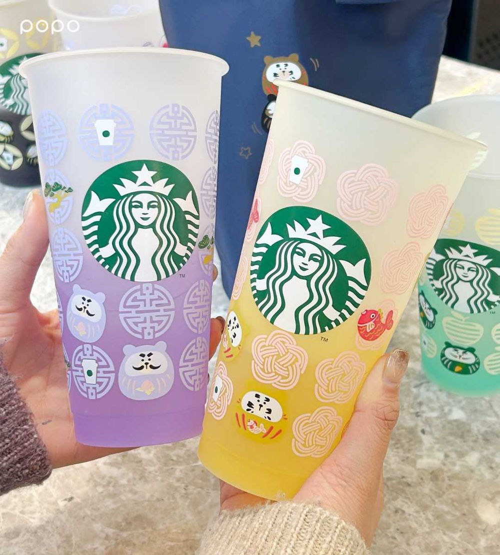 星巴克2026新年限定必買10大周邊推薦！社群爆紅「招財貓飲料杯套、達摩熊收納罐」全都太欠買！-9