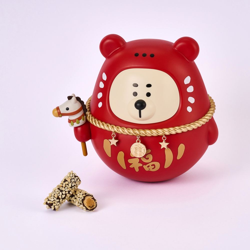 星巴克2026新年禮盒都好燒！「達摩熊熊+花生可可杏仁捲、小馬鐵盒咖啡捲心酥」可愛到捨不得送人！-19