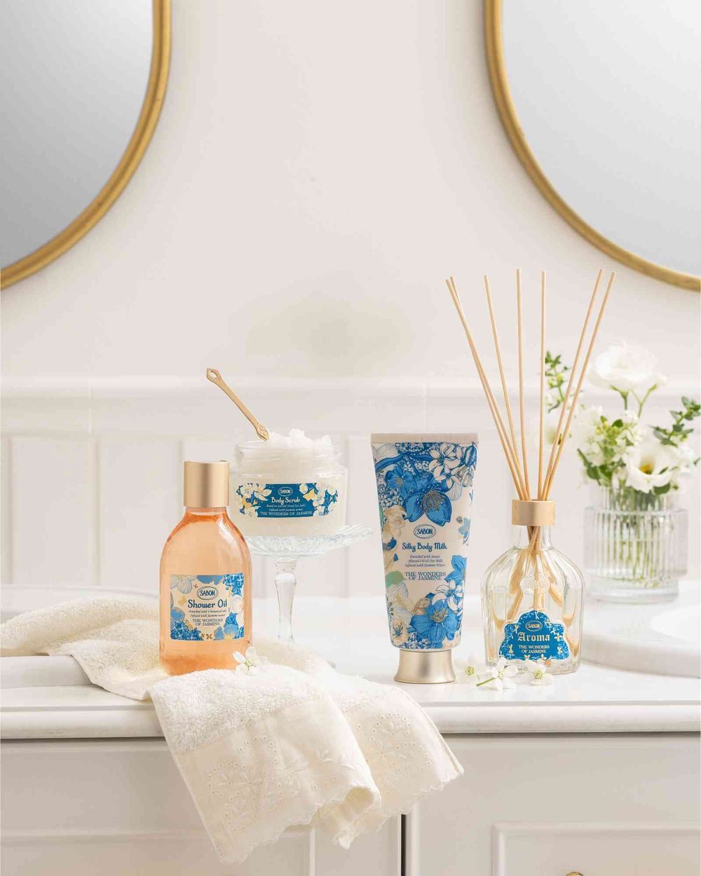 SABON璀璨茉莉限量回歸！以茉莉綠葉、梨子、蓮花香調，把黎明前的清新水氣留在護手霜與磨砂膏裡！-18