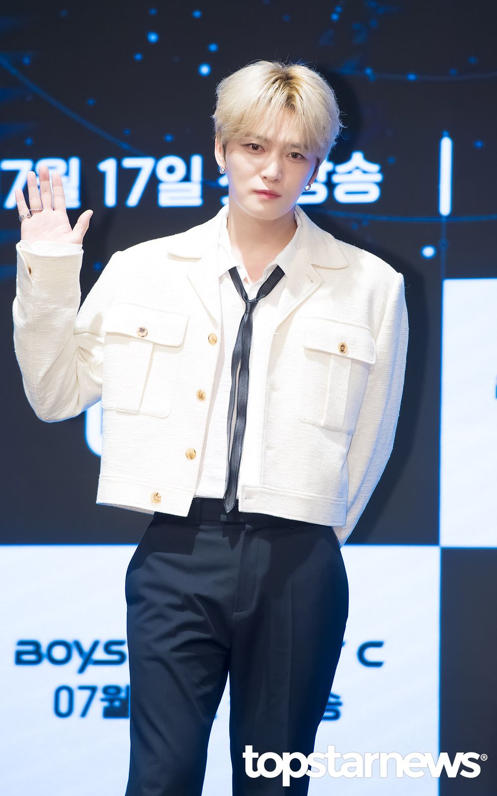 網友公認統一飯圈審美的「臉蛋天才」偶像！張員瑛顏值不只粉絲在誇，車銀優、V被封CG級神顏！-10