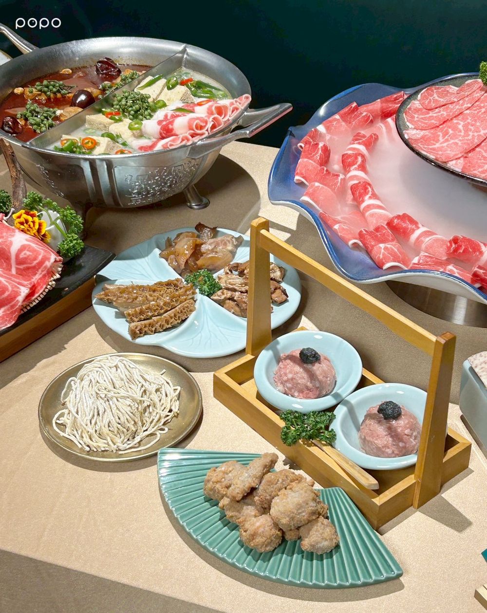 青花驕麻辣鍋進駐新光三越A11！超奢華「海陸驕宴」套餐必吃、還聯名大摩威士忌推三種新吃法！-11