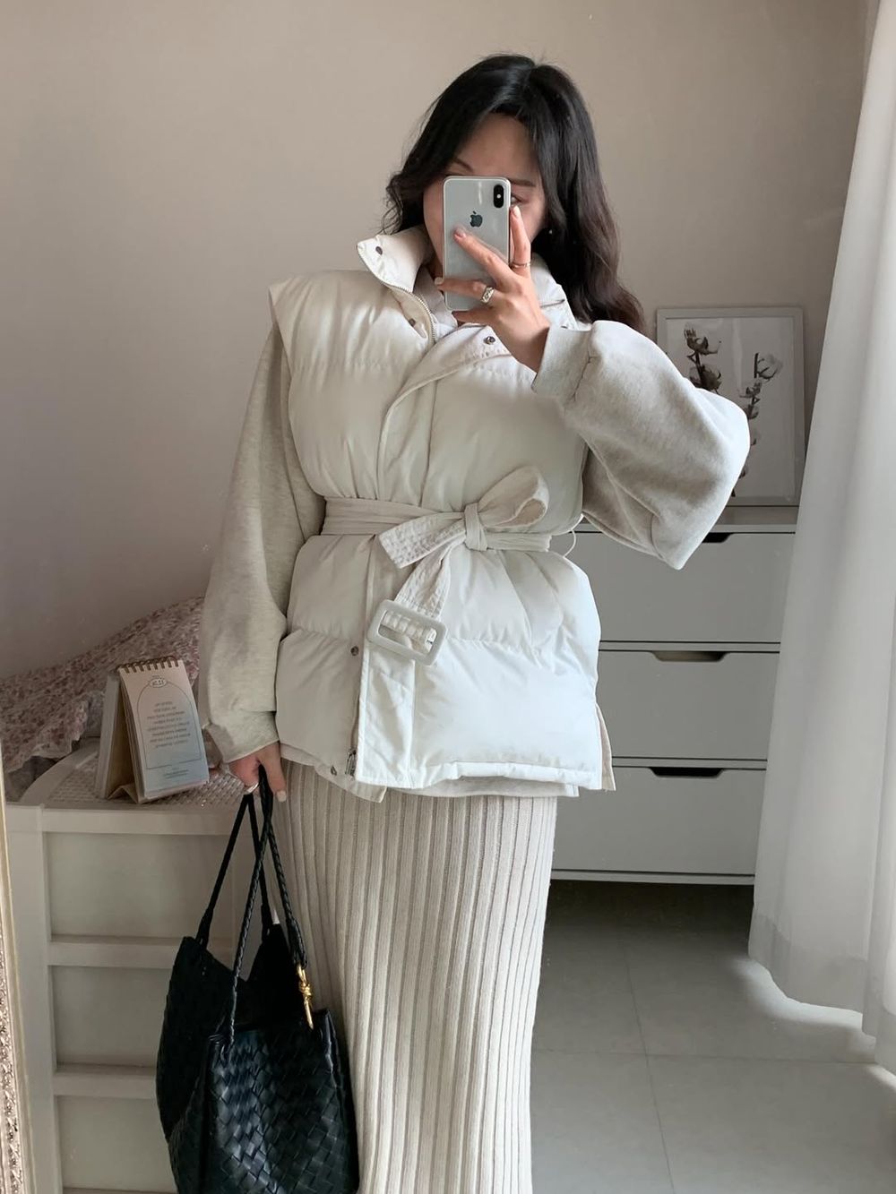 台灣人冬天必備神品！6招「羽絨背心」穿搭擺脫無聊感！新手就選第三招、顯瘦又好看！-5
