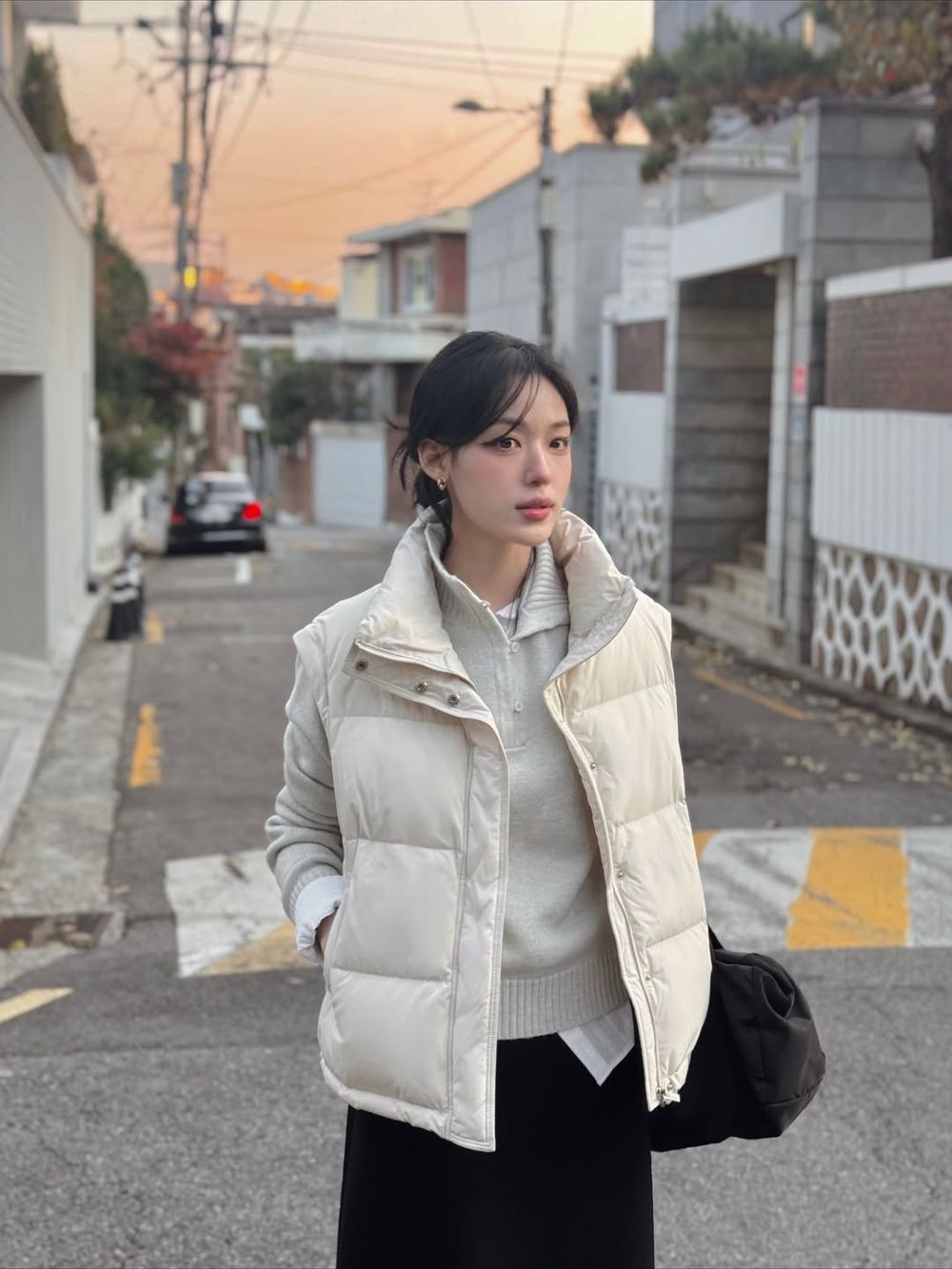 台灣人冬天必備神品！6招「羽絨背心」穿搭擺脫無聊感！新手就選第三招、顯瘦又好看！-11