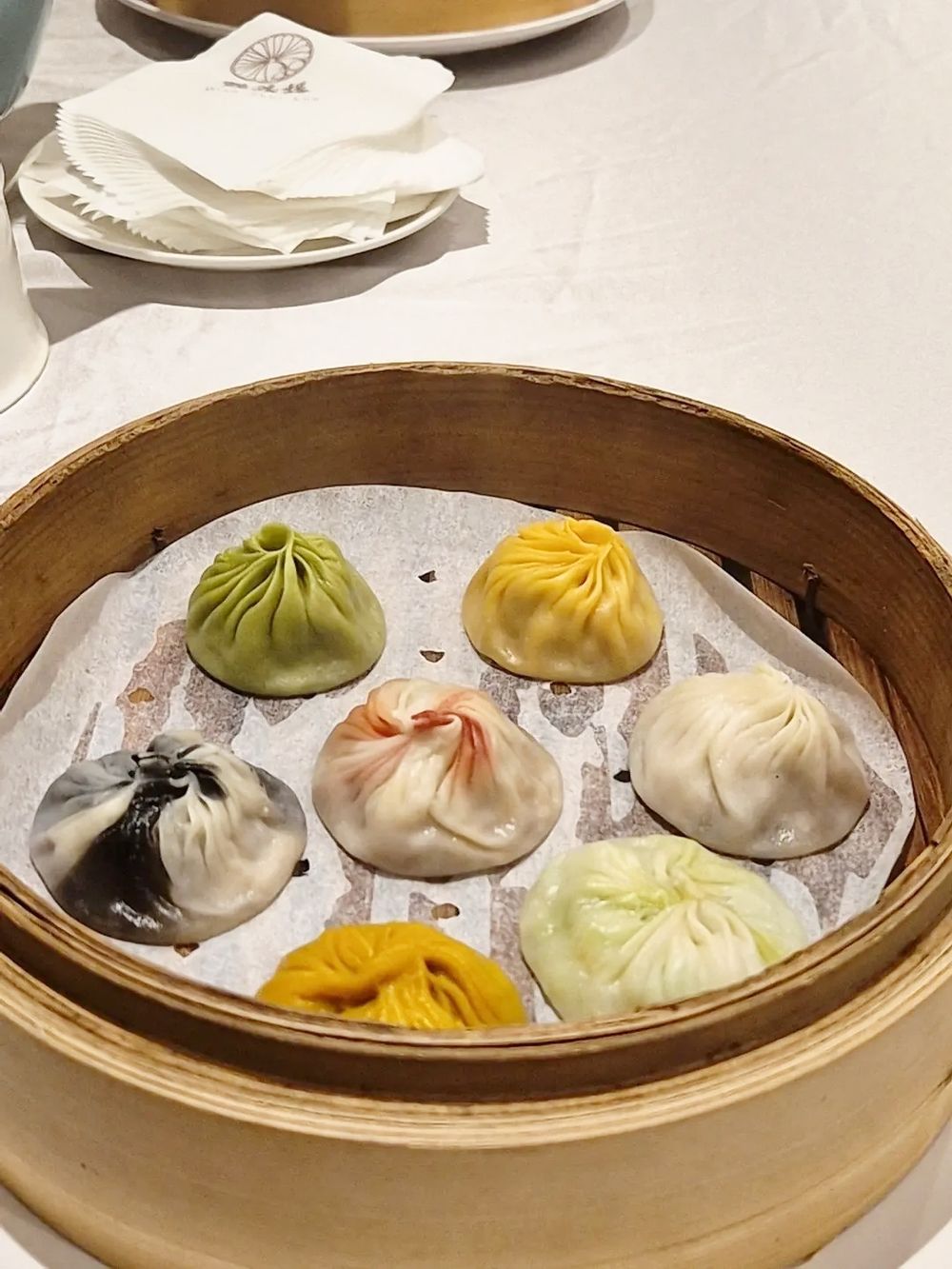 2026金唱片獎韓星來台同款美食盤點！Felix衝太和殿狂吃麻辣鍋、CORTIS全員最愛手搖是「這杯」！-8