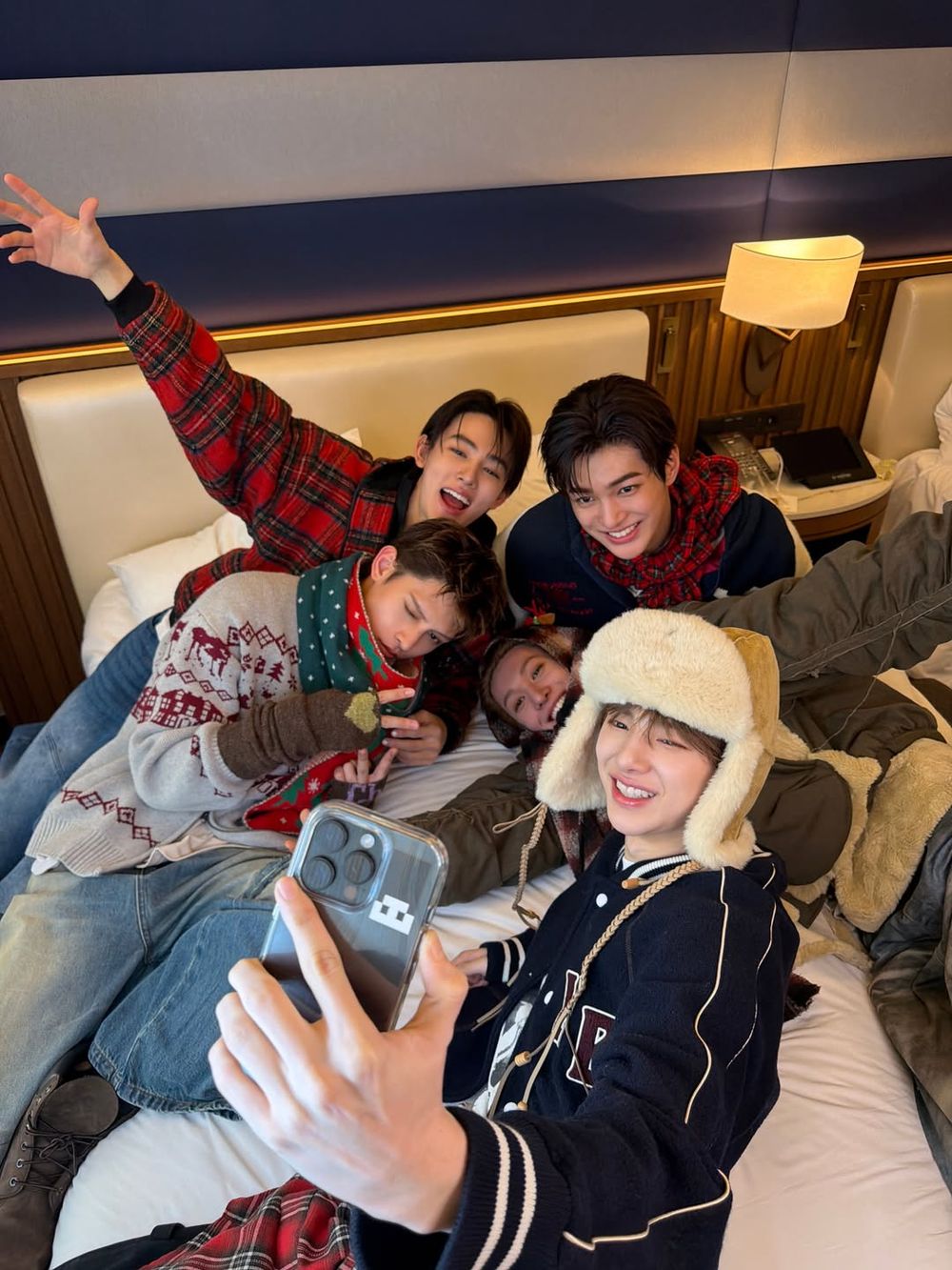 2026金唱片獎韓星來台同款美食盤點！Felix衝太和殿狂吃麻辣鍋、CORTIS全員最愛手搖是「這杯」！-9