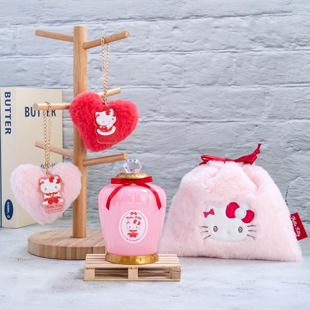 7-11開賣「Hello Kitty暖呼呼抽抽樂」！超可愛「毛絨披風Hello Kitty玩偶、凱蒂貓拖鞋」全都想要！-4